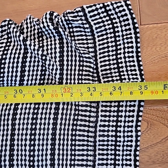 BCBGMaxAzria Long Sleeve Black and White Geometic Print Bodycon Dress Medium - Picture 4 of 8